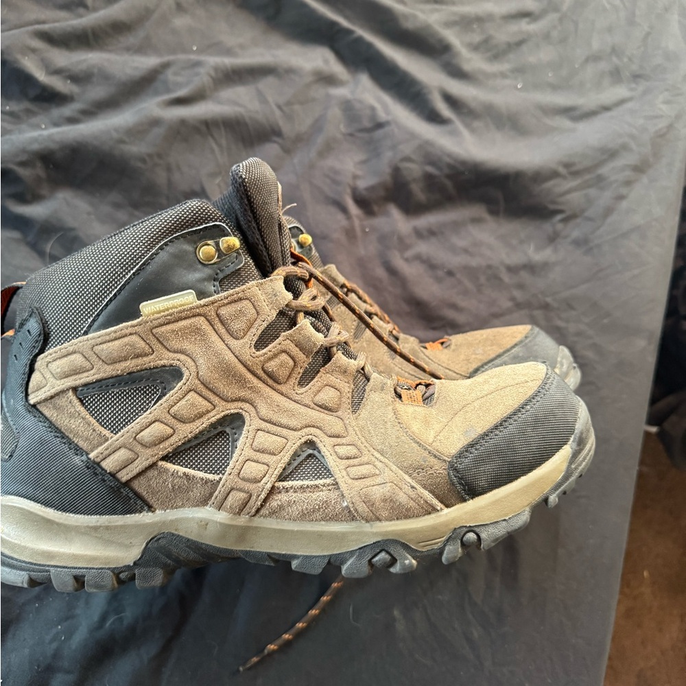 Eddie Bauer Men's Athletic Shoes - Gray and Tan